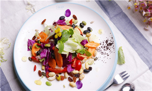 坚果彩虹沙拉